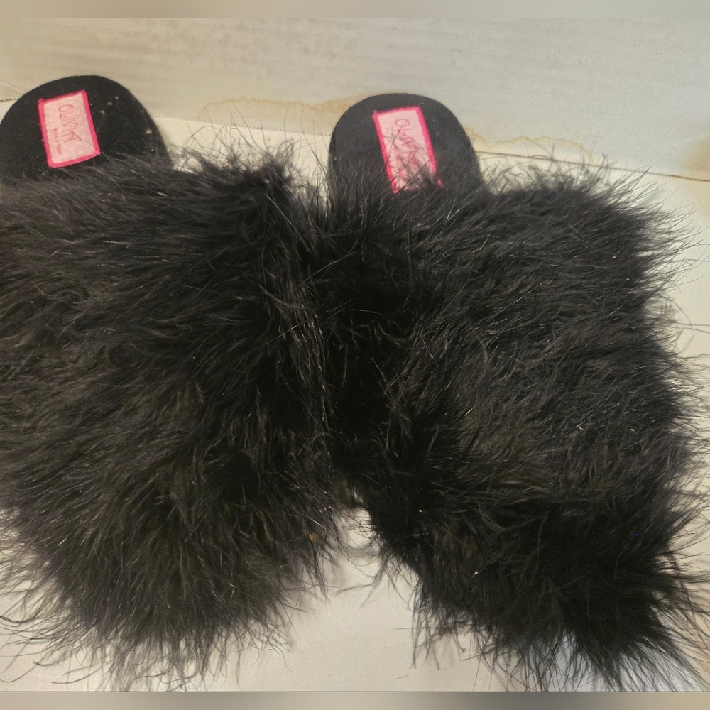 Black Slipoers